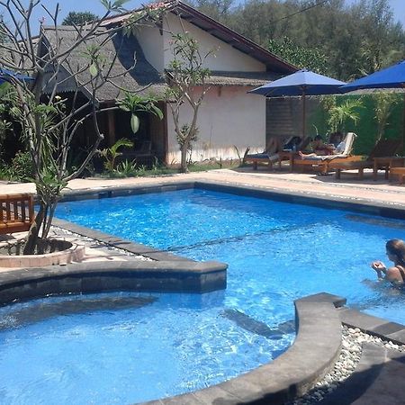 Coral Beach Pizza Cottages Quần đảo Gili Ngoại thất bức ảnh