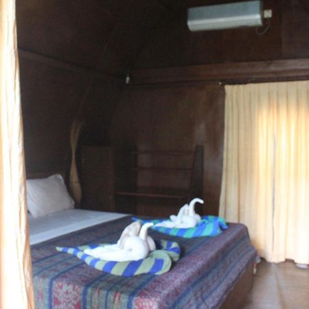 Coral Beach Pizza Cottages Quần đảo Gili Ngoại thất bức ảnh