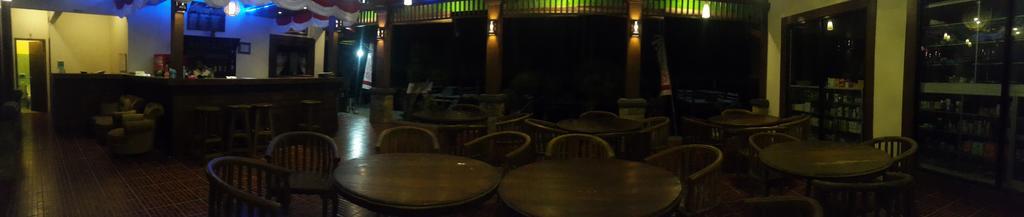 Coral Beach Pizza Cottages Quần đảo Gili Ngoại thất bức ảnh