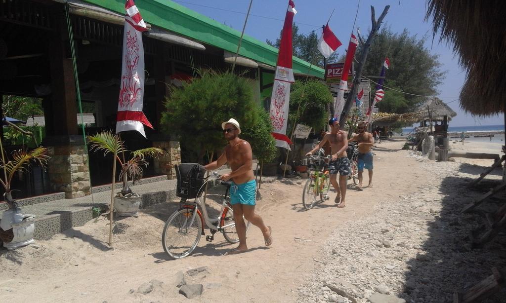 Coral Beach Pizza Cottages Quần đảo Gili Ngoại thất bức ảnh