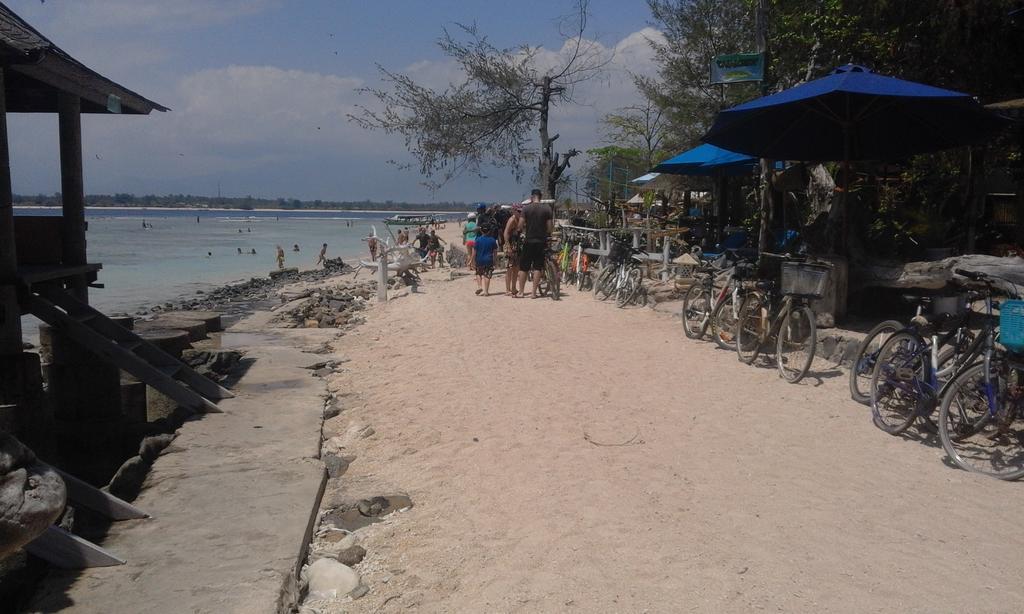 Coral Beach Pizza Cottages Quần đảo Gili Ngoại thất bức ảnh