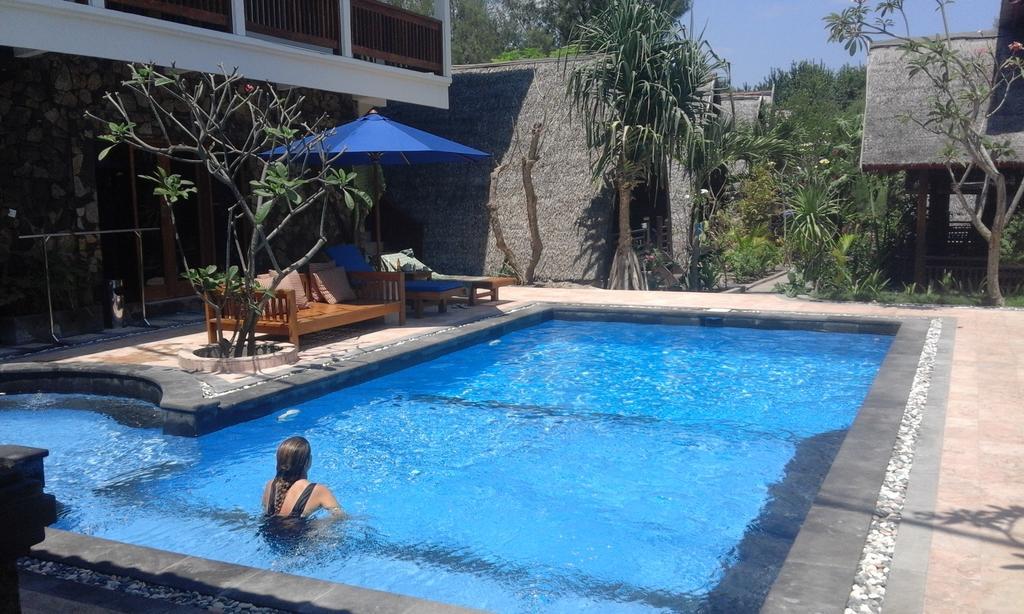 Coral Beach Pizza Cottages Quần đảo Gili Ngoại thất bức ảnh