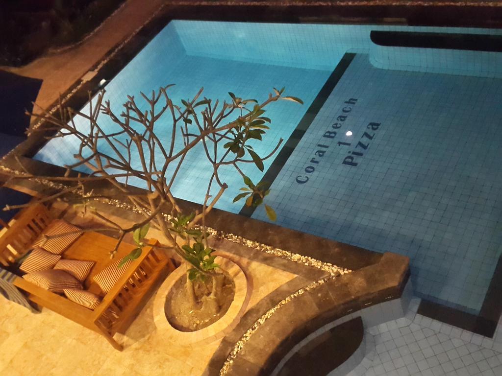 Coral Beach Pizza Cottages Quần đảo Gili Ngoại thất bức ảnh