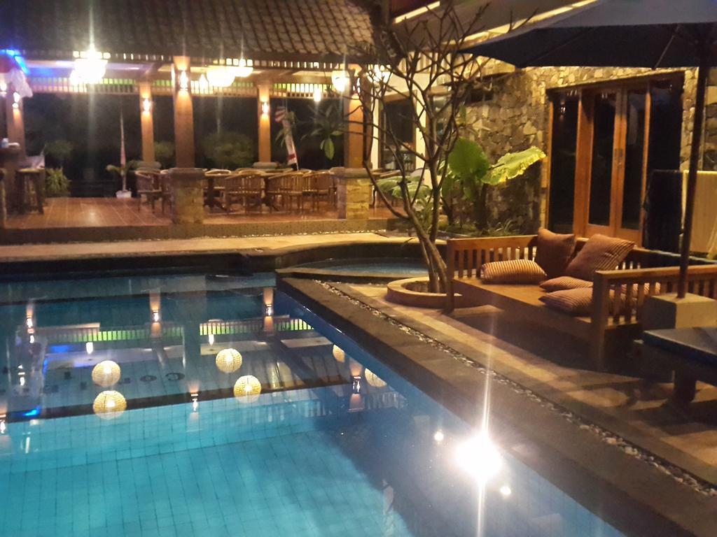 Coral Beach Pizza Cottages Quần đảo Gili Ngoại thất bức ảnh