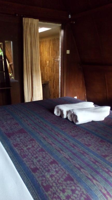 Coral Beach Pizza Cottages Quần đảo Gili Ngoại thất bức ảnh