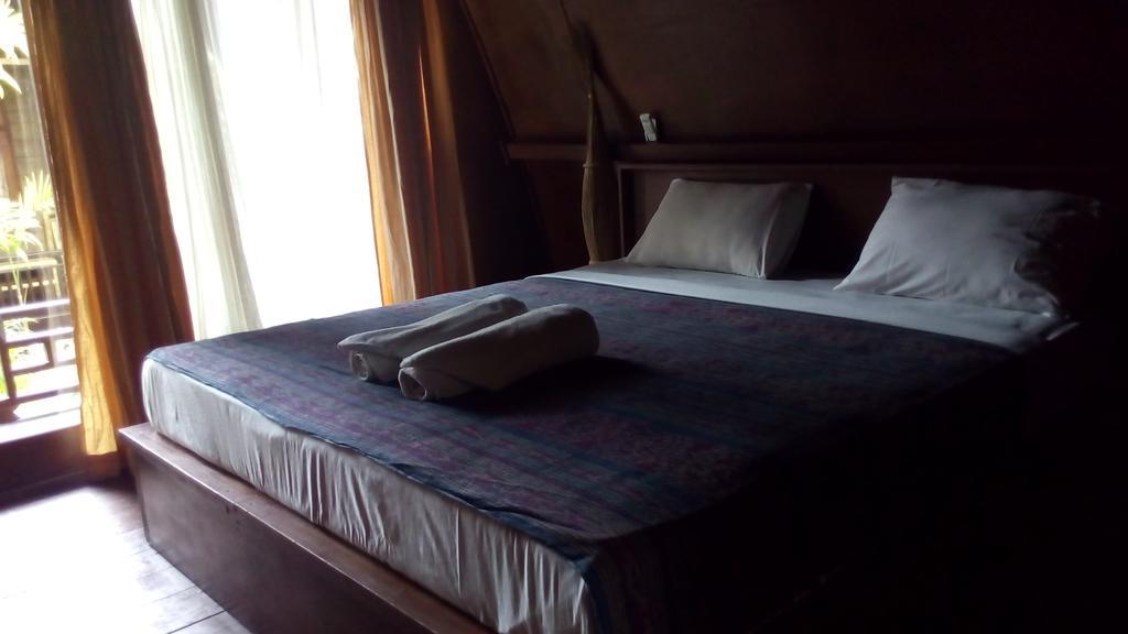 Coral Beach Pizza Cottages Quần đảo Gili Ngoại thất bức ảnh