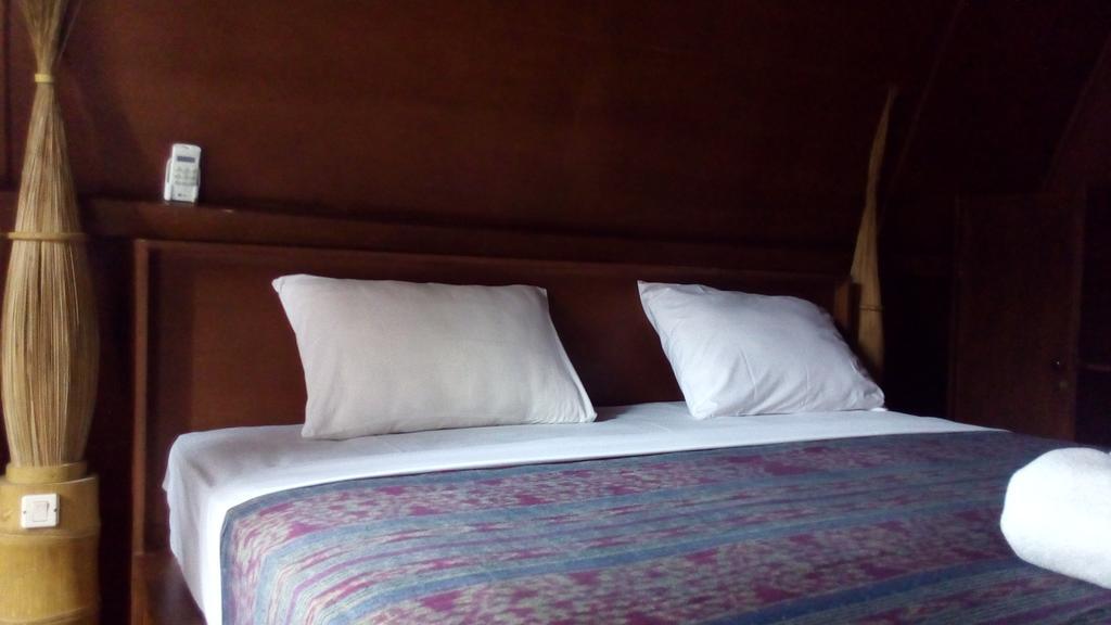 Coral Beach Pizza Cottages Quần đảo Gili Ngoại thất bức ảnh