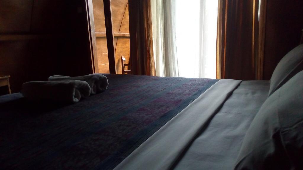 Coral Beach Pizza Cottages Quần đảo Gili Ngoại thất bức ảnh