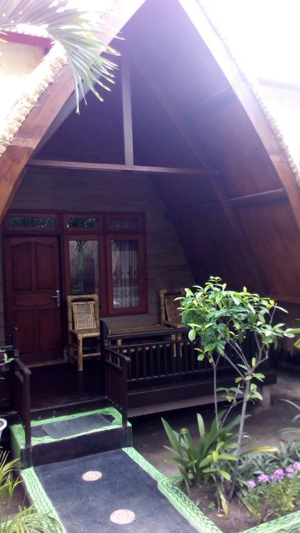 Coral Beach Pizza Cottages Quần đảo Gili Ngoại thất bức ảnh