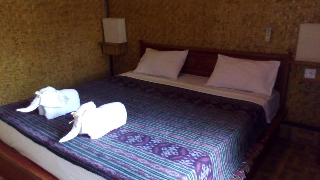 Coral Beach Pizza Cottages Quần đảo Gili Ngoại thất bức ảnh
