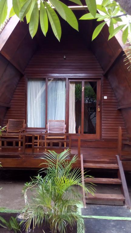 Coral Beach Pizza Cottages Quần đảo Gili Ngoại thất bức ảnh
