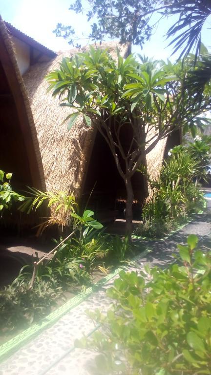 Coral Beach Pizza Cottages Quần đảo Gili Ngoại thất bức ảnh