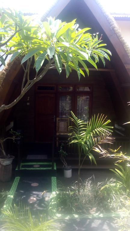 Coral Beach Pizza Cottages Quần đảo Gili Ngoại thất bức ảnh