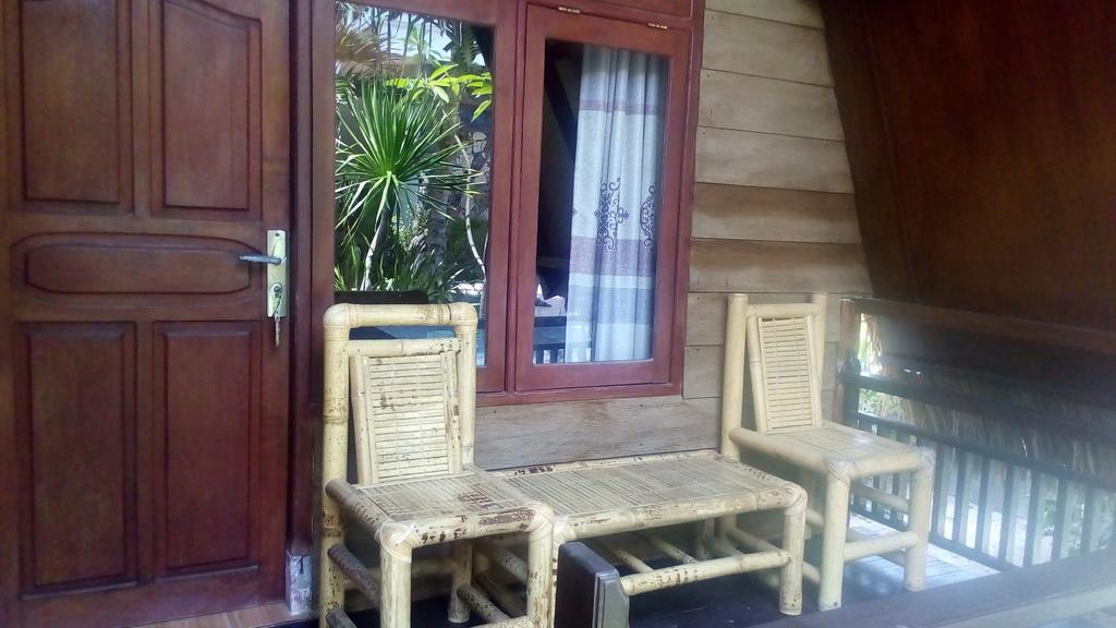 Coral Beach Pizza Cottages Quần đảo Gili Ngoại thất bức ảnh