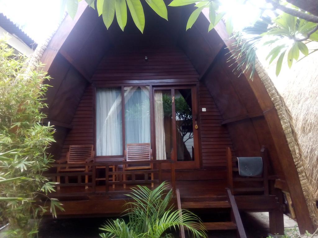 Coral Beach Pizza Cottages Quần đảo Gili Ngoại thất bức ảnh