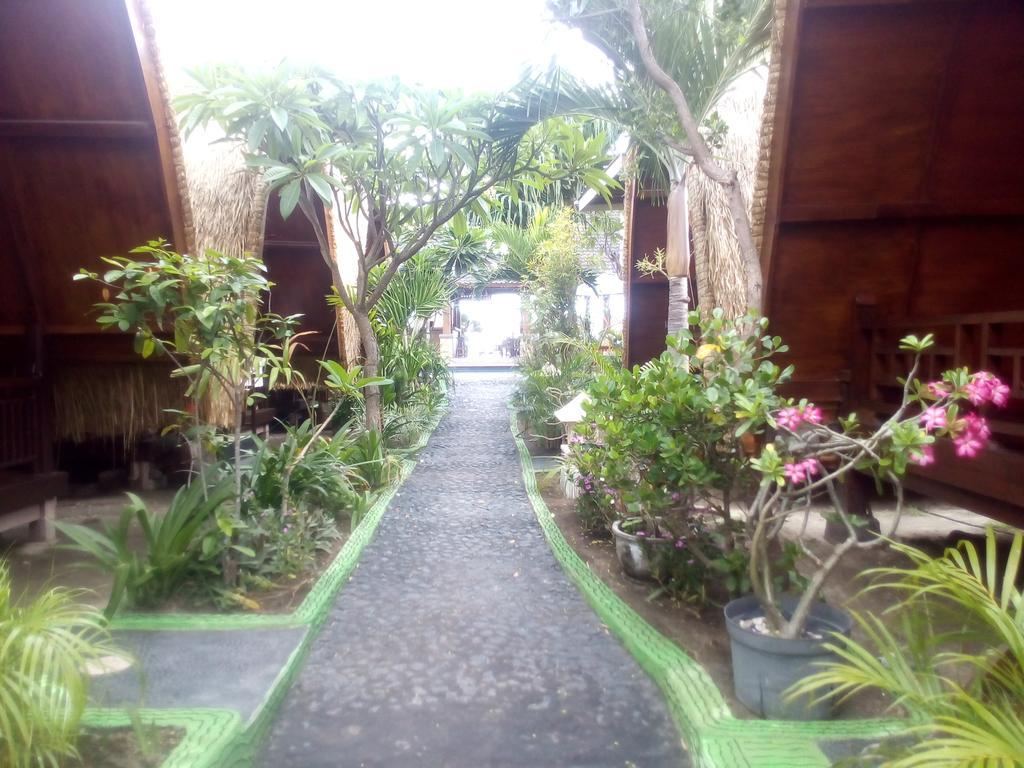 Coral Beach Pizza Cottages Quần đảo Gili Ngoại thất bức ảnh