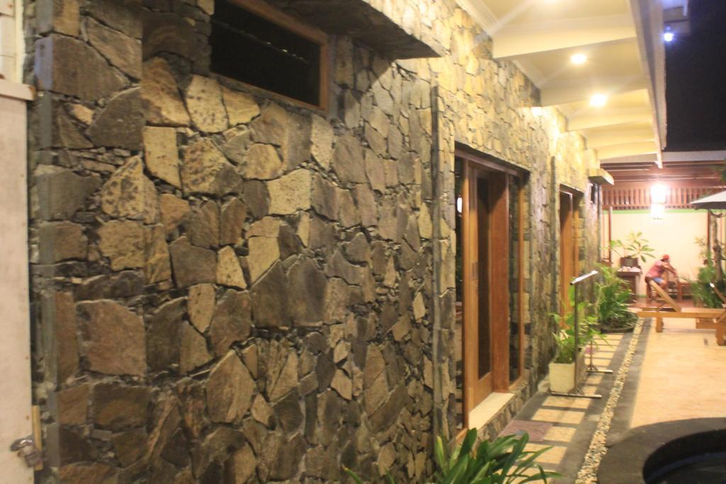 Coral Beach Pizza Cottages Quần đảo Gili Ngoại thất bức ảnh