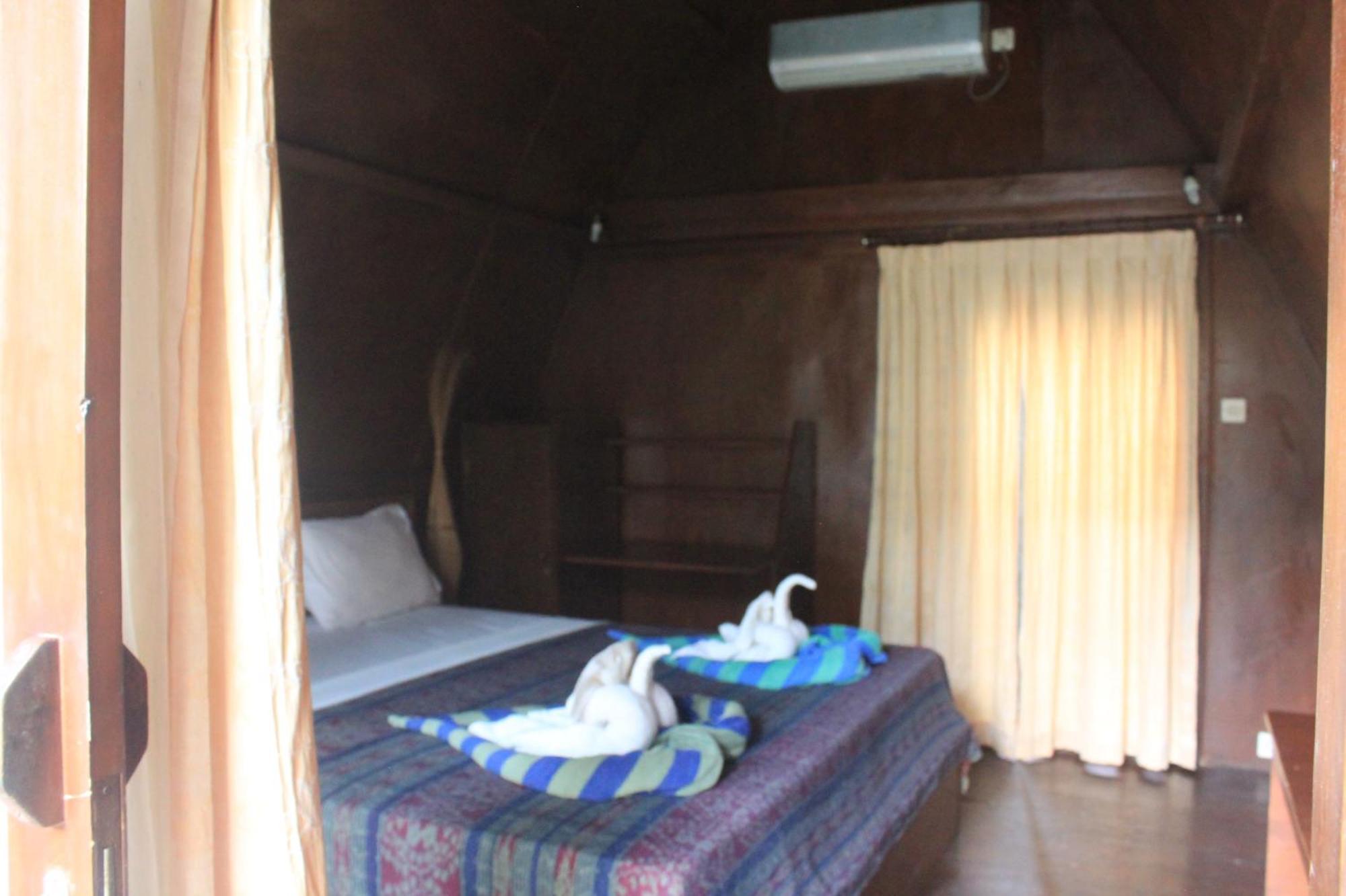 Coral Beach Pizza Cottages Quần đảo Gili Ngoại thất bức ảnh