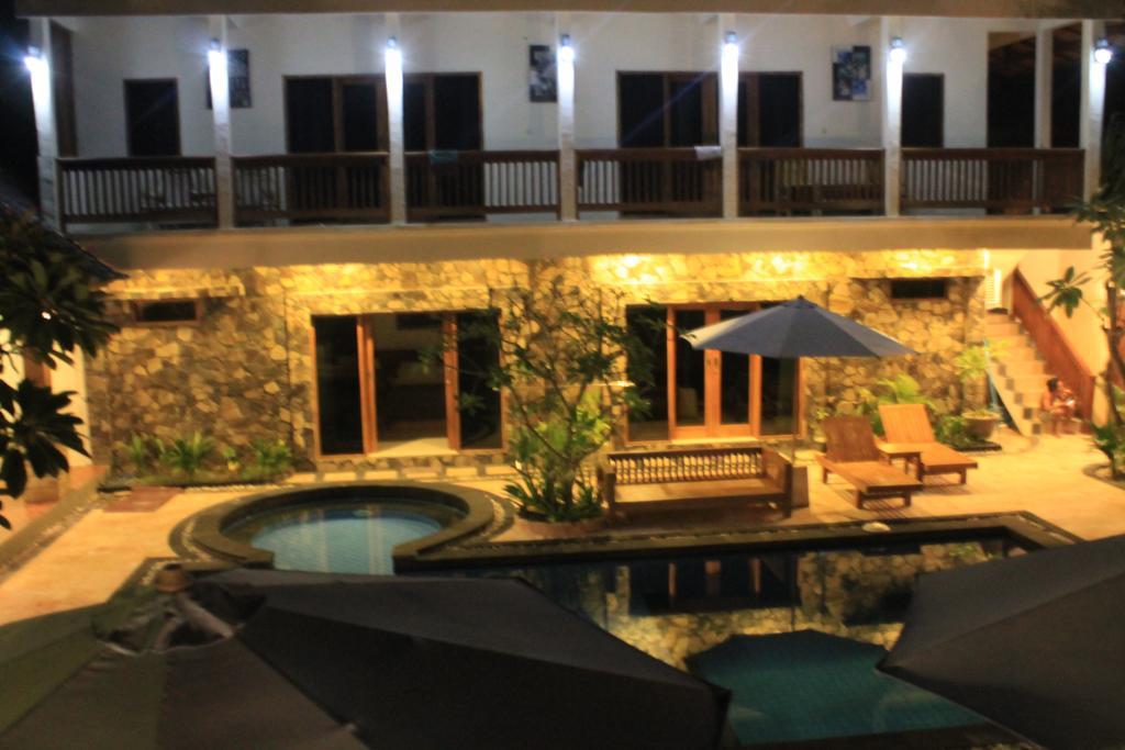 Coral Beach Pizza Cottages Quần đảo Gili Ngoại thất bức ảnh