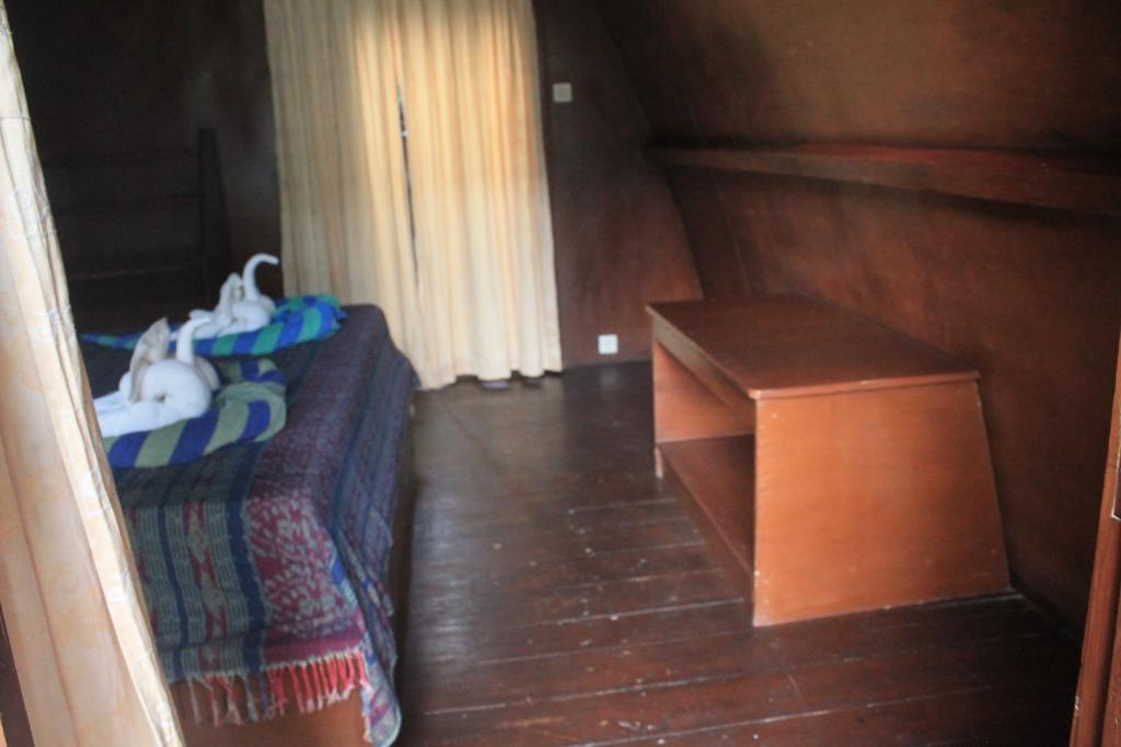 Coral Beach Pizza Cottages Quần đảo Gili Ngoại thất bức ảnh