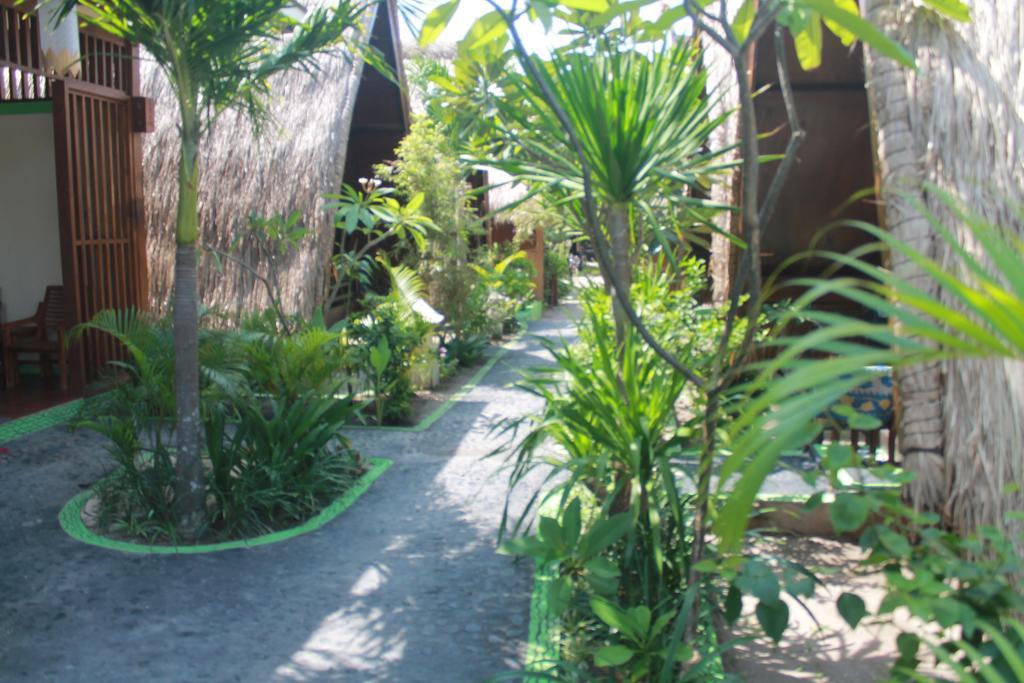 Coral Beach Pizza Cottages Quần đảo Gili Ngoại thất bức ảnh