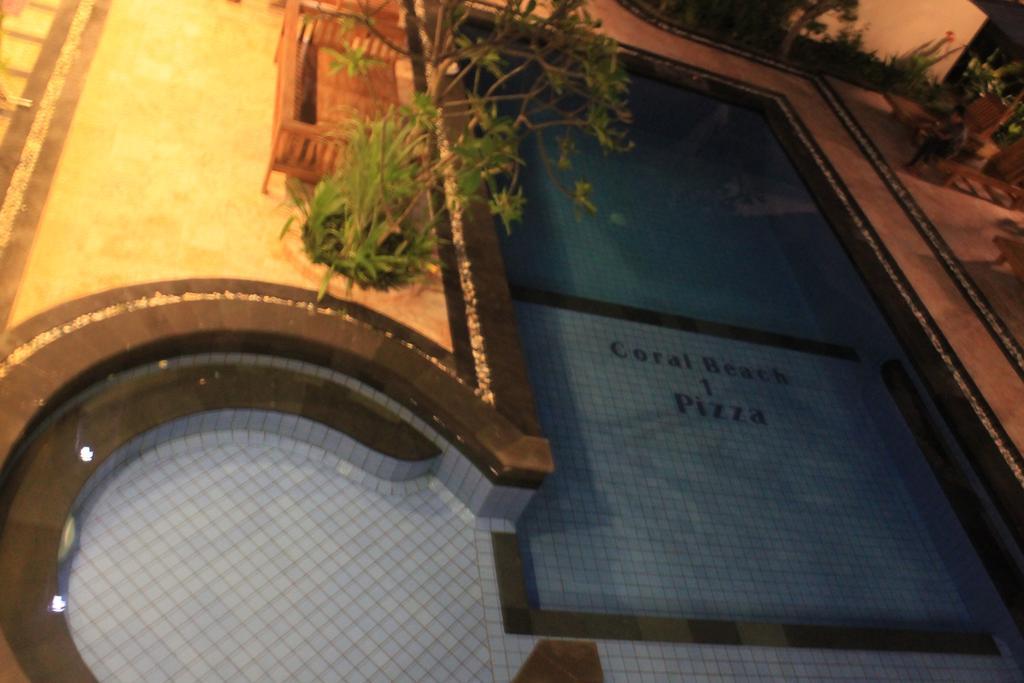 Coral Beach Pizza Cottages Quần đảo Gili Ngoại thất bức ảnh