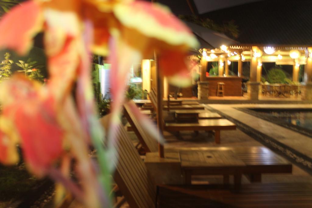 Coral Beach Pizza Cottages Quần đảo Gili Ngoại thất bức ảnh